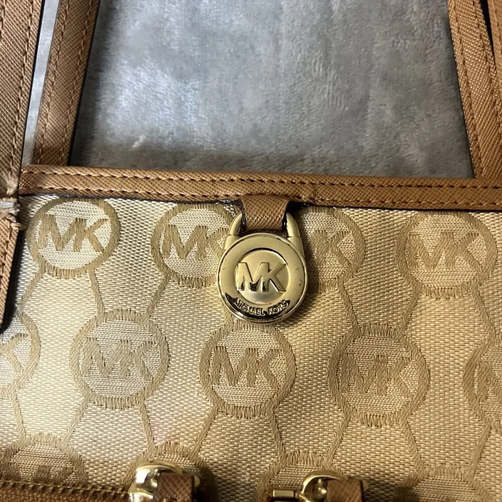 Michael Kors Kempton Signature Beige and Brown Monogram Medium Pocket Tote - Picture 2 of 9